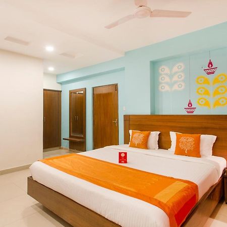 Vaccinated Staff - Oyo 11400 The Down Town Suites Hyderabad Esterno foto