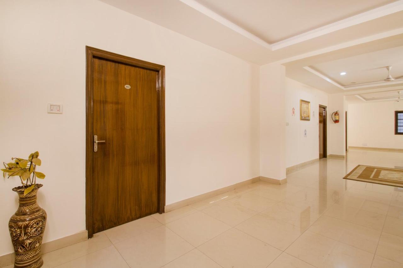 Vaccinated Staff - Oyo 11400 The Down Town Suites Hyderabad Esterno foto