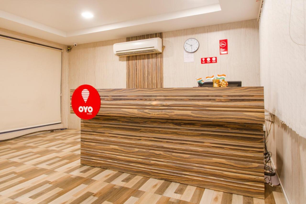 Vaccinated Staff - Oyo 11400 The Down Town Suites Hyderabad Esterno foto