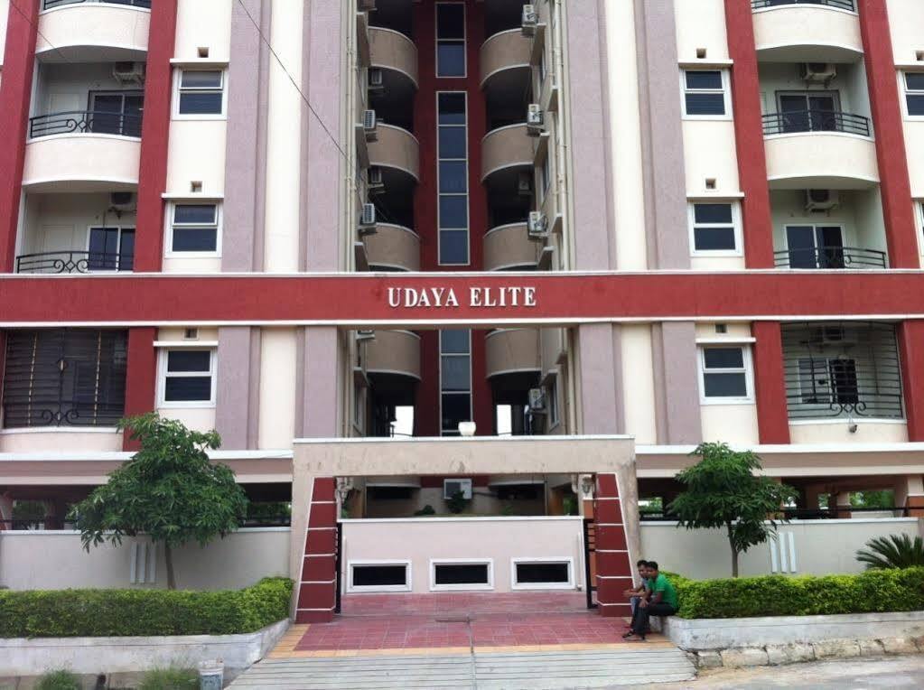 Vaccinated Staff - Oyo 11400 The Down Town Suites Hyderabad Esterno foto